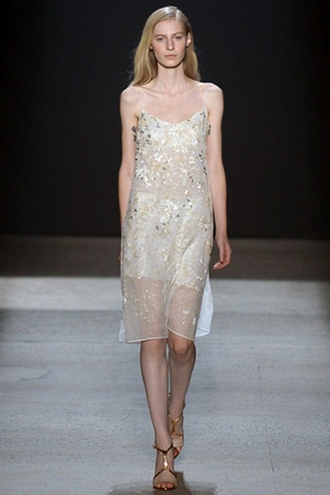 Вызывающий и одновременно женственный сарафан с коллекции Narciso Rodriguez.